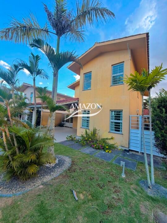 GOLDEN VILLE RESIDENCIAL, NOVO ALEIXO – CASA DUPLEX 181m2 MOBILIADA - DISPONÍVEL PARA LOCAÇÃO
