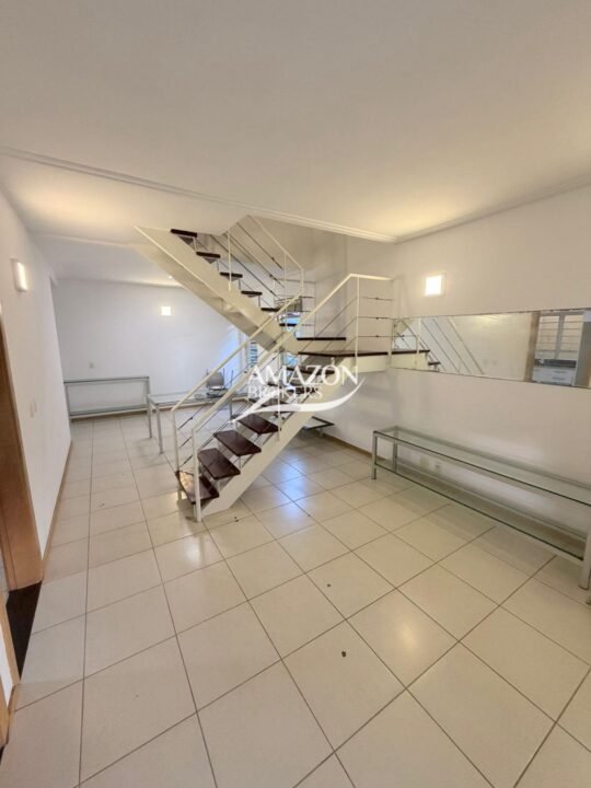 GOLDEN VILLE RESIDENCIAL, NOVO ALEIXO – CASA DUPLEX 181m2 MOBILIADA - DISPONÍVEL PARA LOCAÇÃO