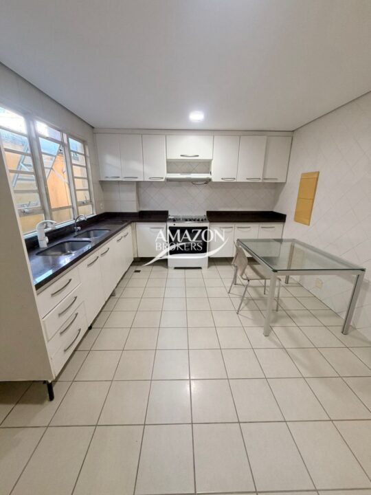 GOLDEN VILLE RESIDENCIAL, NOVO ALEIXO – CASA DUPLEX 181m2 MOBILIADA - DISPONÍVEL PARA LOCAÇÃO
