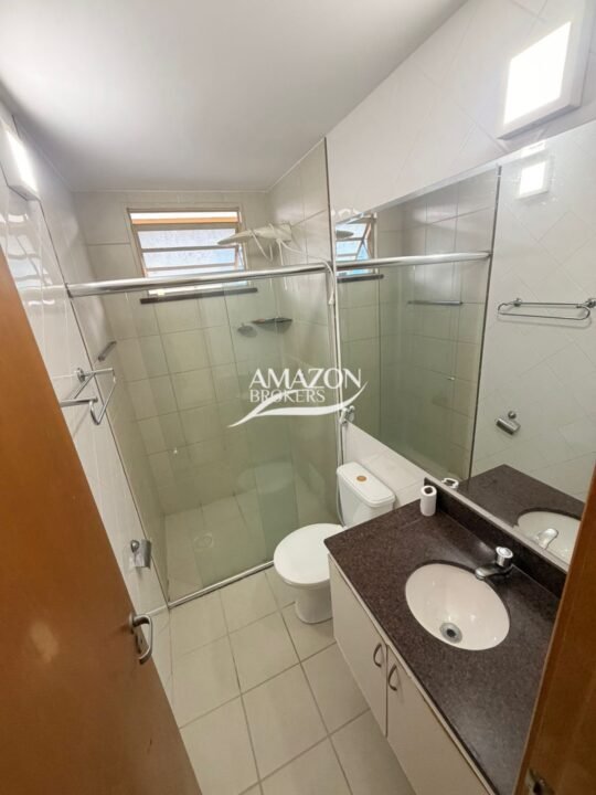 GOLDEN VILLE RESIDENCIAL, NOVO ALEIXO – CASA DUPLEX 181m2 MOBILIADA - DISPONÍVEL PARA LOCAÇÃO