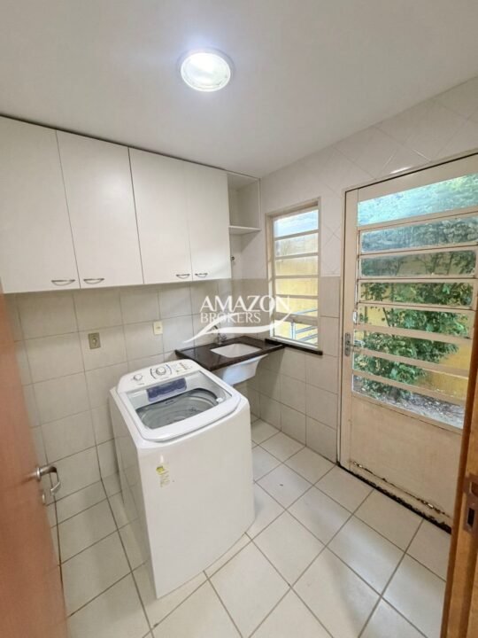 GOLDEN VILLE RESIDENCIAL, NOVO ALEIXO – CASA DUPLEX 181m2 MOBILIADA - DISPONÍVEL PARA LOCAÇÃO