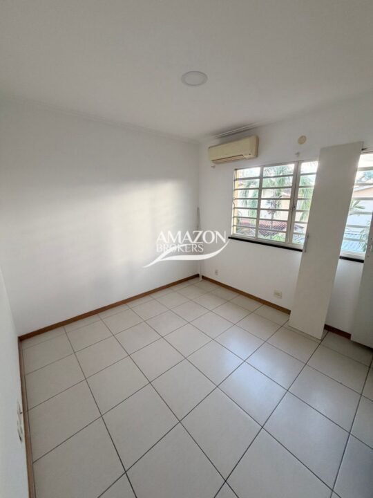 GOLDEN VILLE RESIDENCIAL, NOVO ALEIXO – CASA DUPLEX 181m2 MOBILIADA - DISPONÍVEL PARA LOCAÇÃO
