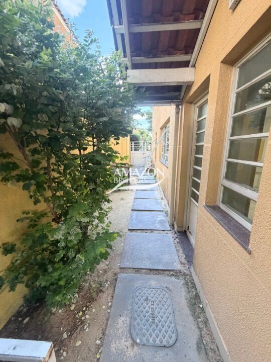 GOLDEN VILLE RESIDENCIAL, NOVO ALEIXO – CASA DUPLEX 181m2 MOBILIADA - DISPONÍVEL PARA LOCAÇÃO