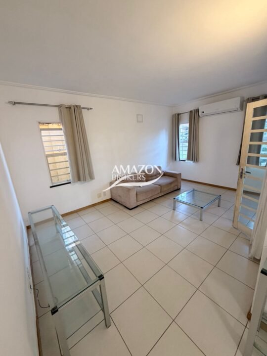 GOLDEN VILLE RESIDENCIAL, NOVO ALEIXO – CASA DUPLEX 181m2 MOBILIADA - DISPONÍVEL PARA LOCAÇÃO