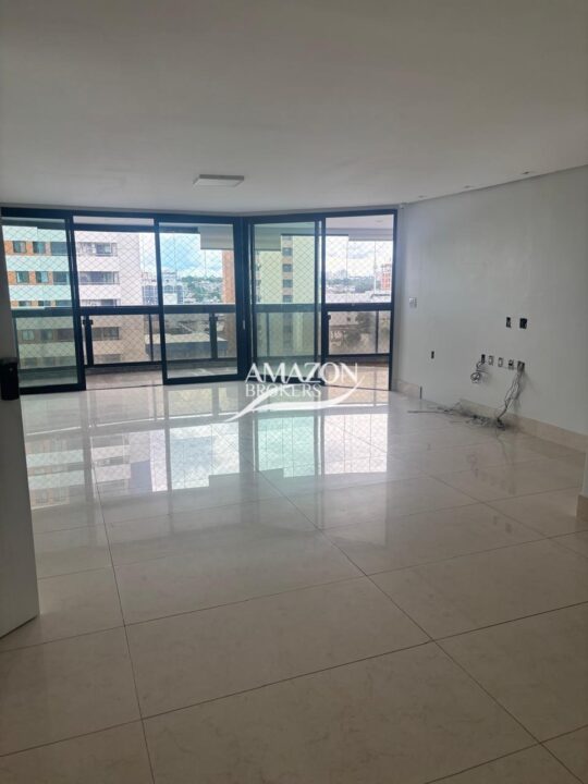 EDIFÍCIO CHOPIN, NOSSA SENHORA DAS GRAÇAS – APARTAMENTO 200 m2 – DISPONÍVEL PARA VENDA