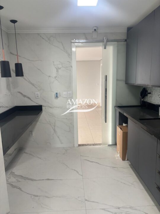 EDIFÍCIO CHOPIN, NOSSA SENHORA DAS GRAÇAS – APARTAMENTO 200 m2 – DISPONÍVEL PARA VENDA