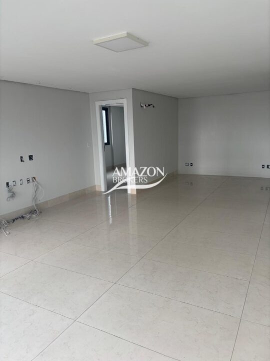 EDIFÍCIO CHOPIN, NOSSA SENHORA DAS GRAÇAS – APARTAMENTO 200 m2 – DISPONÍVEL PARA VENDA