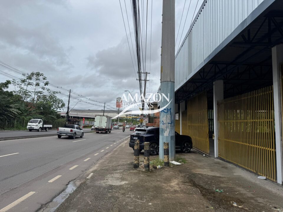 GALPÃO COM 603m2 NA AV. TORQUATO TAPAJÓS – DISPONÍVEL PARA LOCAÇÃO