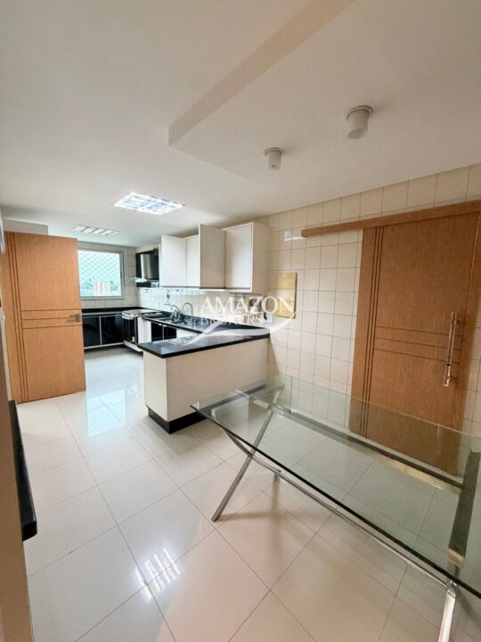 CARLOS DRUMMOND DE ANDRADE CONDOMÍNIO, ADRIANÓPOLIS – APARTAMENTO 200m2 – DISPONÍVEL PARA VENDA
