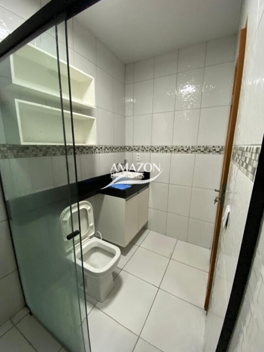 GALPÃO COM CASA TÉRREA 153m2, PARQUE 10 DE NOVEMBRO – DISPONÍVEL PARA LOCAÇÃO