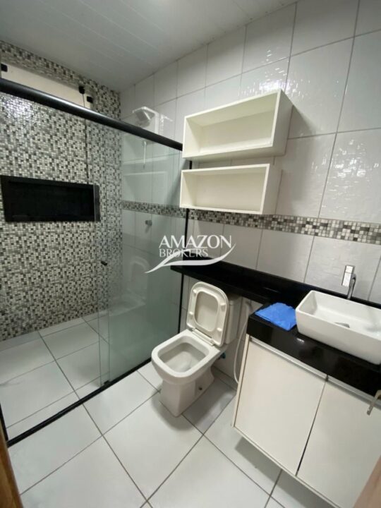 GALPÃO COM CASA TÉRREA 153m2, PARQUE 10 DE NOVEMBRO – DISPONÍVEL PARA LOCAÇÃO
