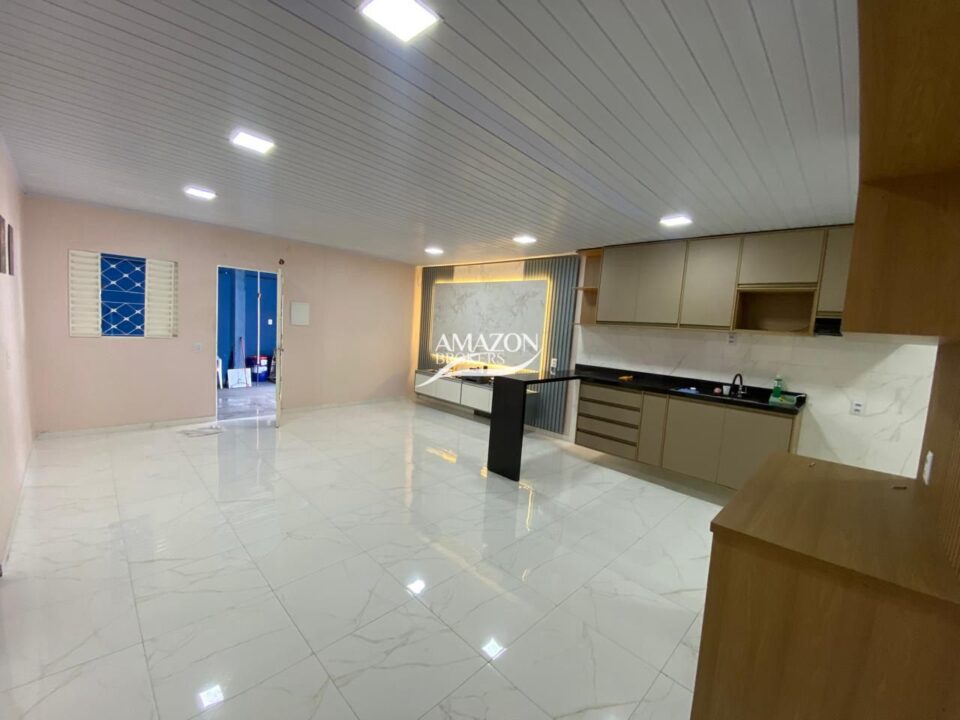 GALPÃO COM CASA TÉRREA 153m2, PARQUE 10 DE NOVEMBRO – DISPONÍVEL PARA LOCAÇÃO