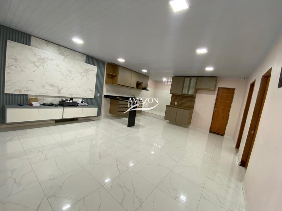 GALPÃO COM CASA TÉRREA 153m2, PARQUE 10 DE NOVEMBRO – DISPONÍVEL PARA LOCAÇÃO