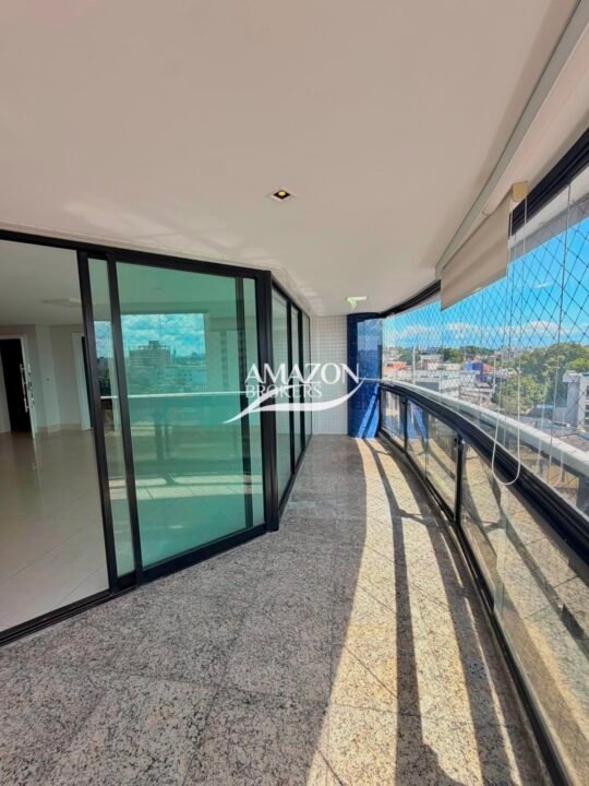 EDIFÍCIO CHOPIN, NOSSA SENHORA DAS GRAÇAS – APARTAMENTO 200 m2 – DISPONÍVEL PARA VENDA