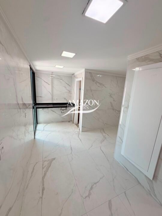 EDIFÍCIO CHOPIN, NOSSA SENHORA DAS GRAÇAS – APARTAMENTO 200 m2 – DISPONÍVEL PARA VENDA