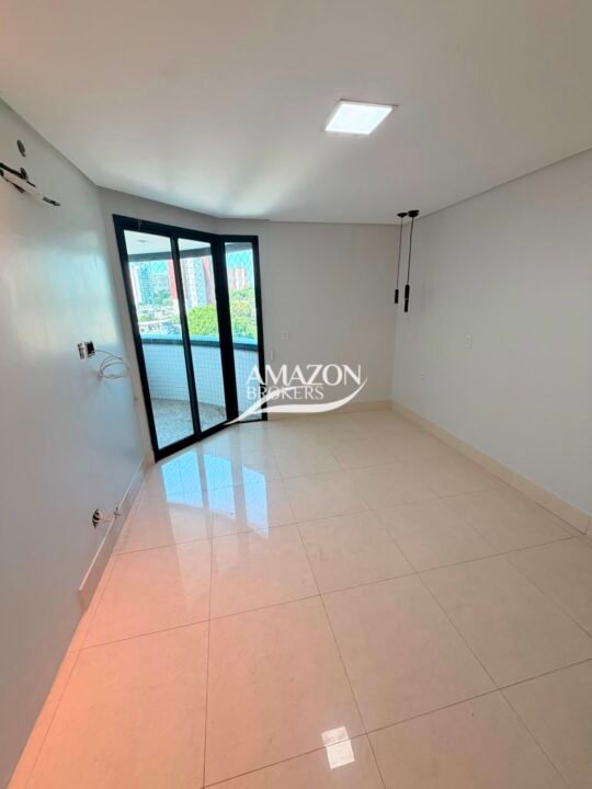 EDIFÍCIO CHOPIN, NOSSA SENHORA DAS GRAÇAS – APARTAMENTO 200 m2 – DISPONÍVEL PARA VENDA