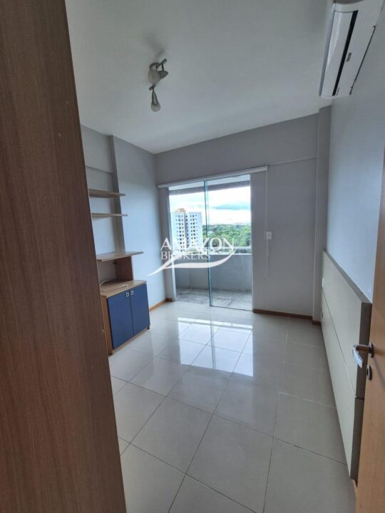 APARTAMENTO 155m2 NO CONDOMÍNIO RIVIERA FRANCESA, PARQUE 10 - DISPONÍVEL PARA VENDA