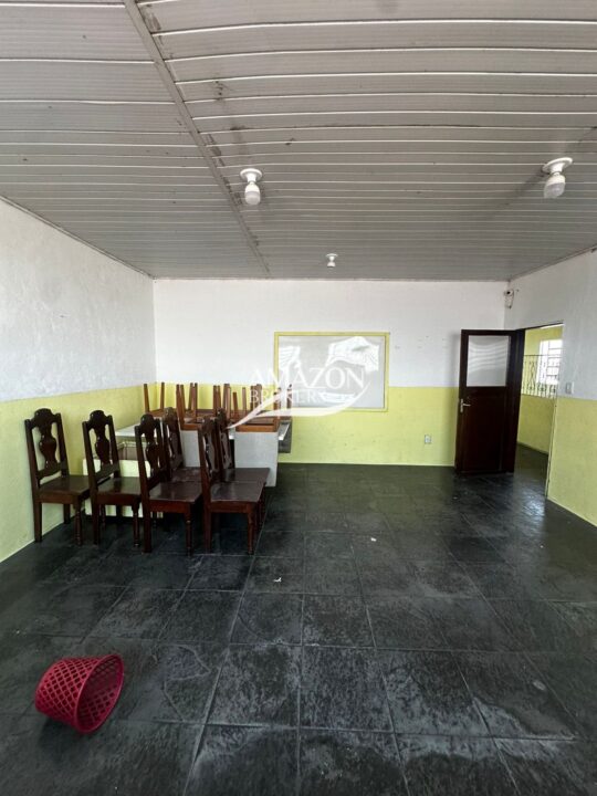ESCOLA COM 832m2 NA CIDADE NOVA - DISPONÍVEL PARA VENDA