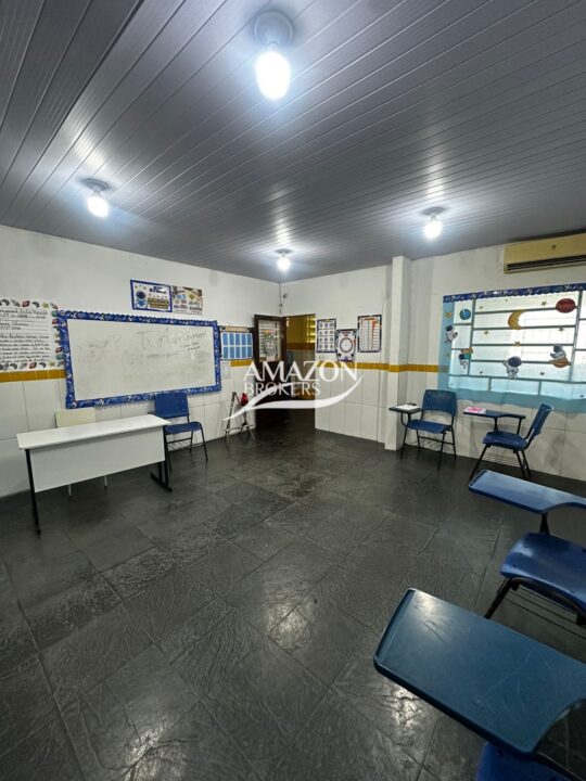 ESCOLA COM 832m2 NA CIDADE NOVA - DISPONÍVEL PARA VENDA