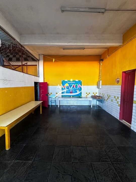 ESCOLA COM 832m2 NA CIDADE NOVA - DISPONÍVEL PARA VENDA