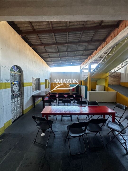 ESCOLA COM 832m2 NA CIDADE NOVA - DISPONÍVEL PARA VENDA