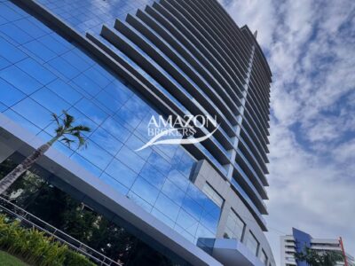 SALA COMERCIAL MOBILIADA 69m2 NO EDIFÍCIO CRISTAL TOWER, ADRIANÓPOLIS - DISPONÍVEL PARA LOCAÇÃO