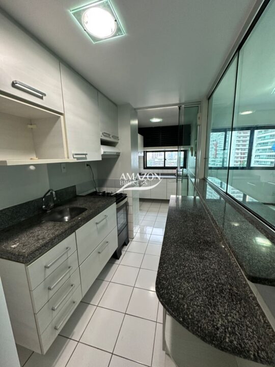 APARTAMENTO NO METRÓPOLIS RESIDENCE, PARQUE 10 - DISPONÍVEL PARA LOCAÇÃO