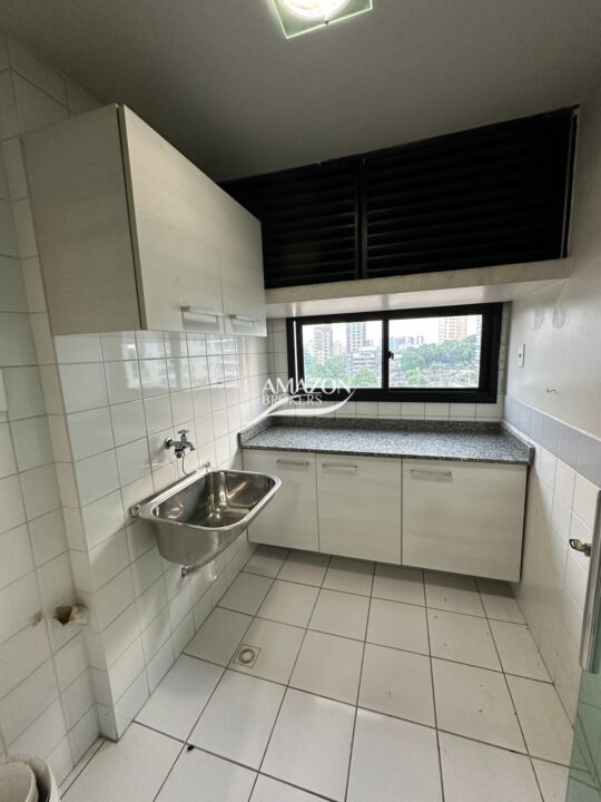 APARTAMENTO NO METRÓPOLIS RESIDENCE, PARQUE 10 - DISPONÍVEL PARA LOCAÇÃO
