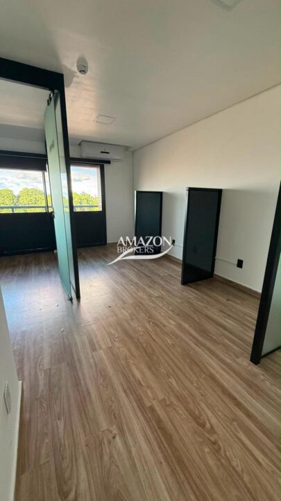 SALA COMERCIAL 31m2 NO BRITANNIA PARK OFFICES, PONTA NEGRA - DISPONÍVEL PARA LOCAÇÃO