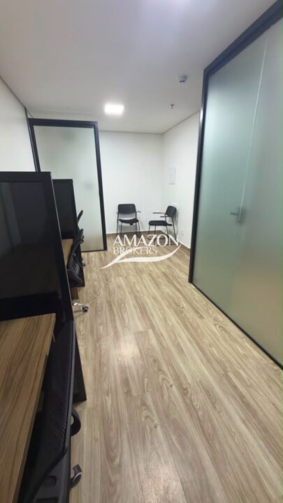 SALA COMERCIAL 32m2 NO BRITANNIA PARK OFFICES, PONTA NEGRA - DISPONÍVEL PARA LOCAÇÃO