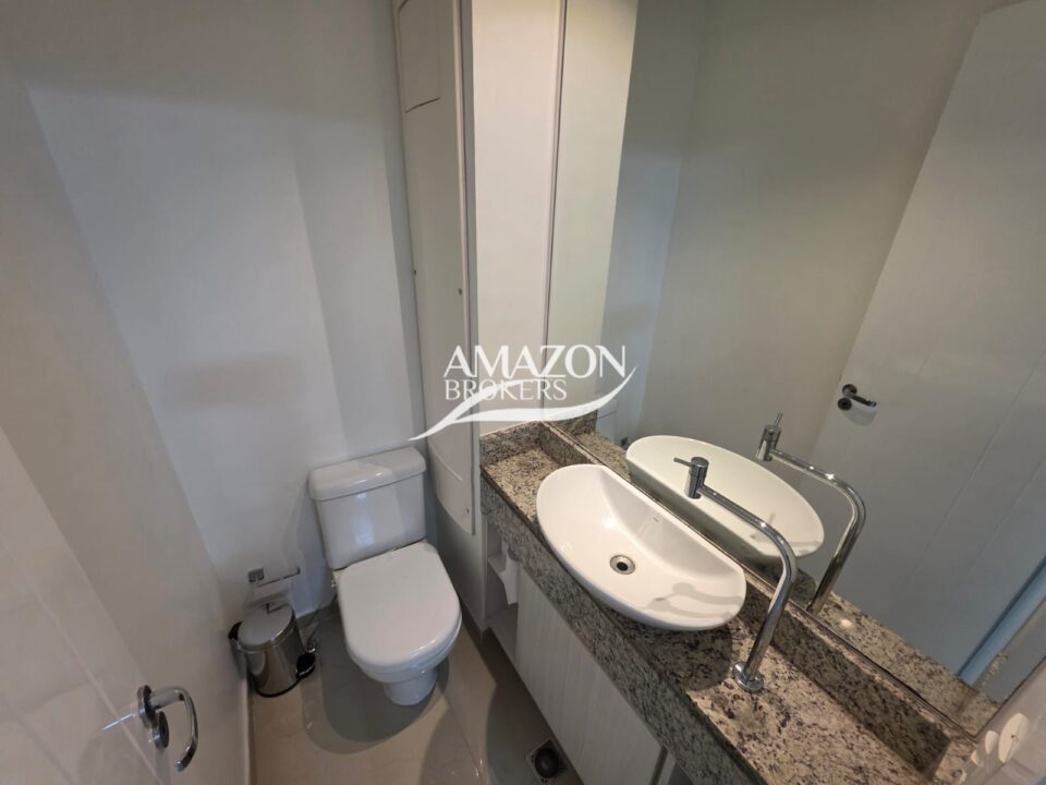 APARTAMENTO 133m2 NO CONDOMÍNIO SINGOLARE, ADRIANÓPOLIS - DISPONÍVEL PARA LOCAÇÃO