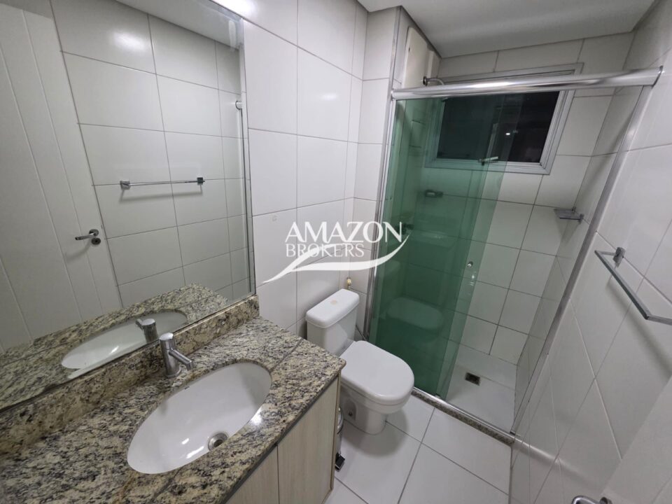 APARTAMENTO 133m2 NO CONDOMÍNIO SINGOLARE, ADRIANÓPOLIS - DISPONÍVEL PARA LOCAÇÃO