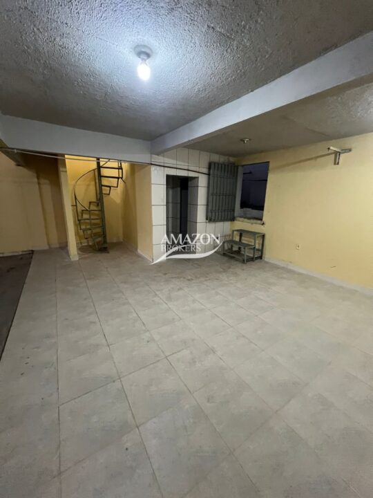 GALPÃO DE 350m2 NO BAIRRO NOVA VITÓRIA - DISPONÍVEL PARA LOCAÇÃO