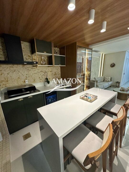 APARTAMENTO 202 m2 NO DIAMOND RESIDENCE TOWER, ADRIANÓPOLIS - DISPONÍVEL PARA VENDA