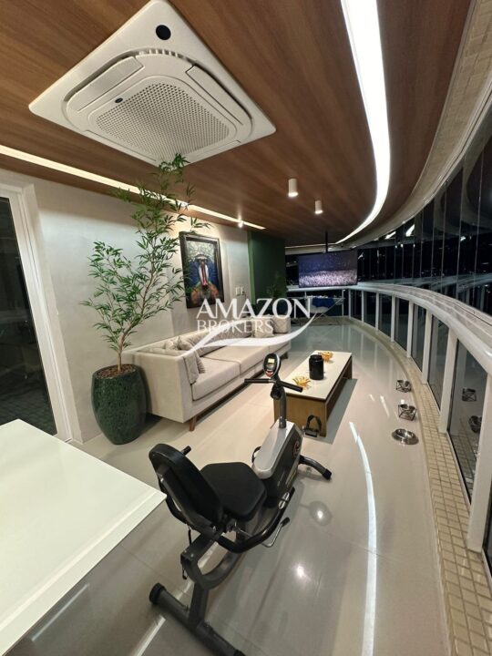 APARTAMENTO 202 m2 NO DIAMOND RESIDENCE TOWER, ADRIANÓPOLIS - DISPONÍVEL PARA VENDA