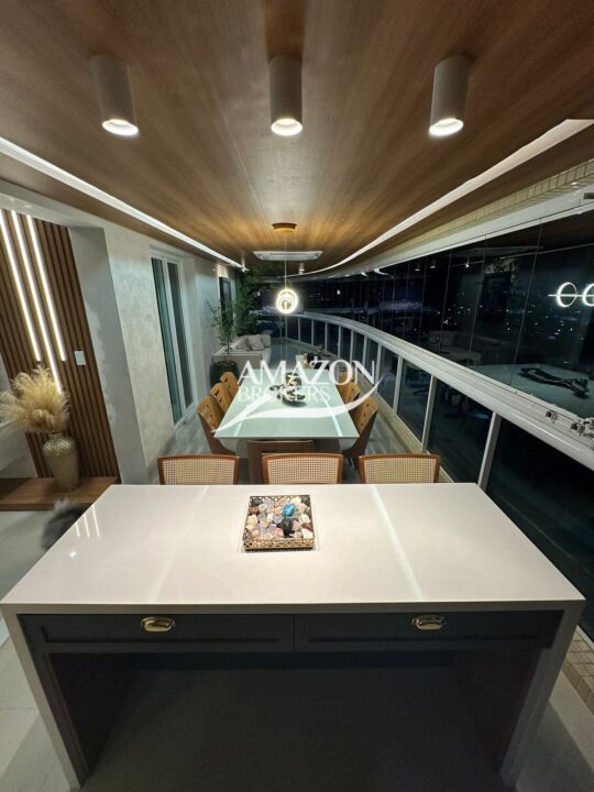 APARTAMENTO 202 m2 NO DIAMOND RESIDENCE TOWER, ADRIANÓPOLIS - DISPONÍVEL PARA VENDA