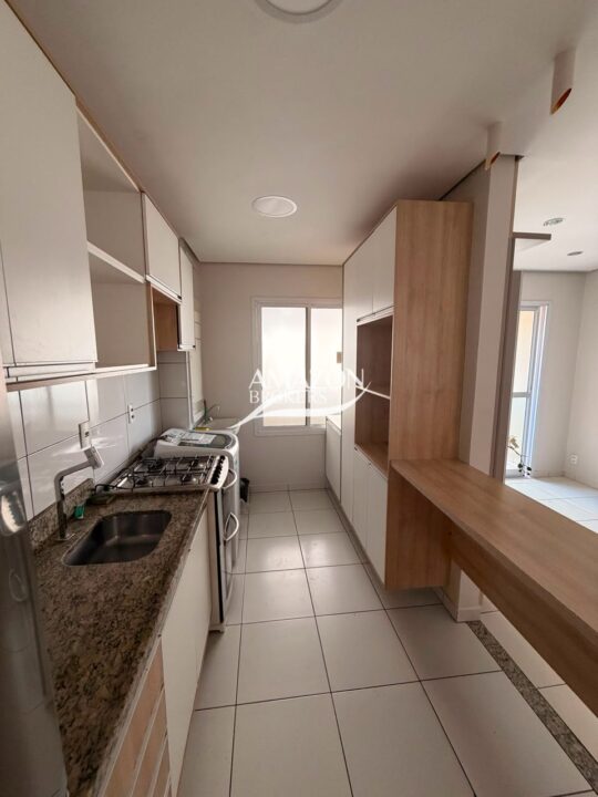 APARTAMENTO SEMIMOBILIADO 67m2 NO CONDOMÍNIO MAIS PASSEIO DO MINDU, PARQUE 10 - DISPONÍVEL PARA LOCAÇÃO