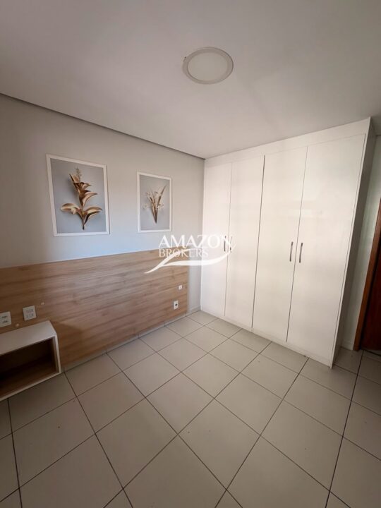 APARTAMENTO SEMIMOBILIADO 67m2 NO CONDOMÍNIO MAIS PASSEIO DO MINDU, PARQUE 10 - DISPONÍVEL PARA LOCAÇÃO
