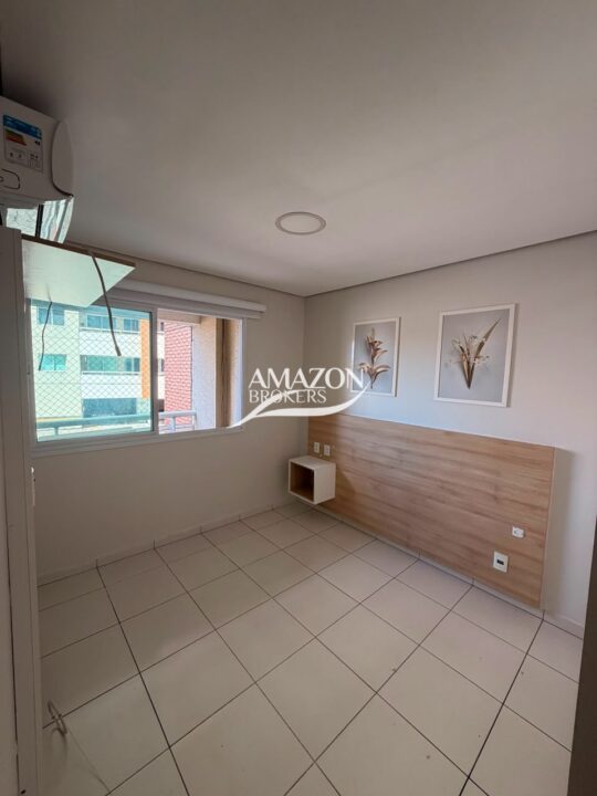 APARTAMENTO SEMIMOBILIADO 67m2 NO CONDOMÍNIO MAIS PASSEIO DO MINDU, PARQUE 10 - DISPONÍVEL PARA LOCAÇÃO