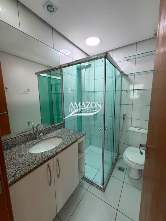APARTAMENTO SEMIMOBILIADO 67m2 NO CONDOMÍNIO MAIS PASSEIO DO MINDU, PARQUE 10 - DISPONÍVEL PARA LOCAÇÃO