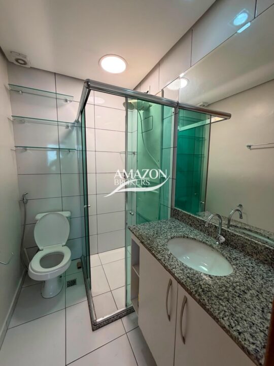 APARTAMENTO SEMIMOBILIADO 67m2 NO CONDOMÍNIO MAIS PASSEIO DO MINDU, PARQUE 10 - DISPONÍVEL PARA LOCAÇÃO