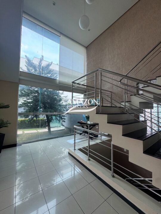 CASA DUPLEX 684,69m2 NO CONDOMÍNIO RESIDENCIAL ADRIANÓPOLIS, ALEIXO - DISPONÍVEL PARA VENDA