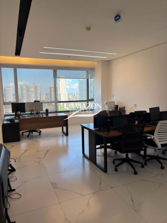 SALA COMERCIAL 35m2 NO EDIFÍCIO SOBERANE LIVE + WORK, ADRIANÓPOLIS -DISPONÍVEL PARA VENDA