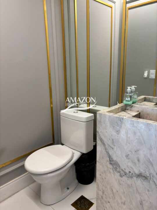 SALA COMERCIAL 35m2 NO EDIFÍCIO SOBERANE LIVE + WORK, ADRIANÓPOLIS -DISPONÍVEL PARA VENDA