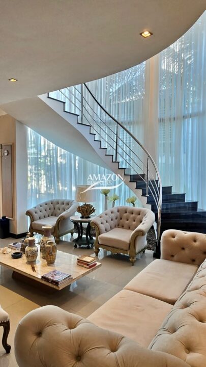 CASA DUPLEX MOBILIADA 700m2 NO CONDOMÍNIO ITAPURANGA III, PONTA NEGRA - DISPONÍVEL PARA VENDA