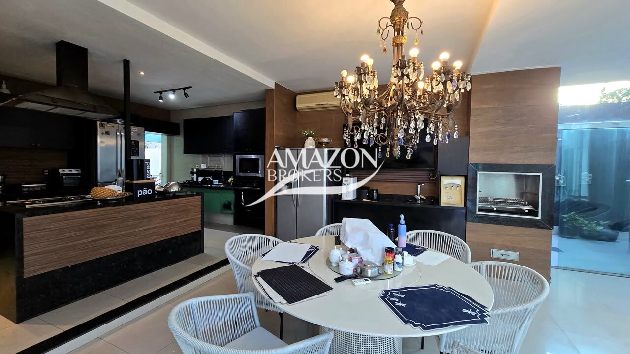 CASA DUPLEX MOBILIADA 700m2 NO CONDOMÍNIO ITAPURANGA III, PONTA NEGRA - DISPONÍVEL PARA LOCAÇÃO