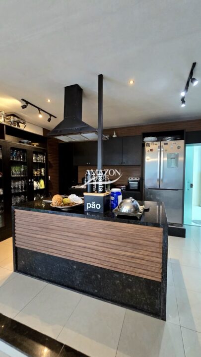 CASA DUPLEX MOBILIADA 700m2 NO CONDOMÍNIO ITAPURANGA III, PONTA NEGRA - DISPONÍVEL PARA VENDA