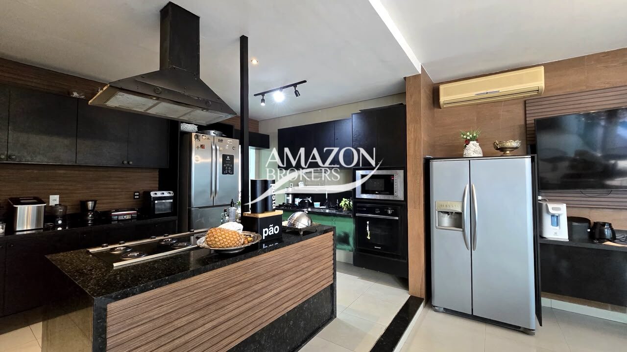 CASA DUPLEX MOBILIADA 700m2 NO CONDOMÍNIO ITAPURANGA III, PONTA NEGRA - DISPONÍVEL PARA VENDA