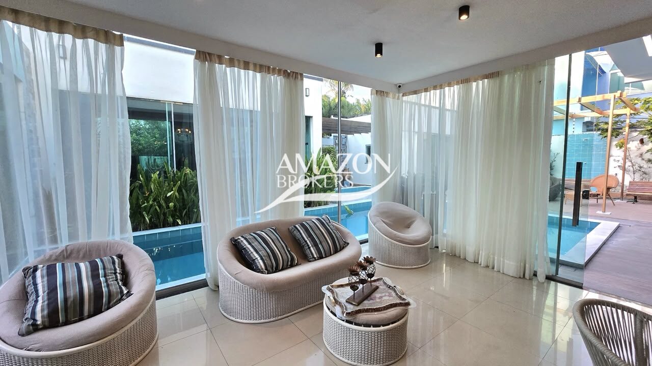 CASA DUPLEX MOBILIADA 700m2 NO CONDOMÍNIO ITAPURANGA III, PONTA NEGRA - DISPONÍVEL PARA LOCAÇÃO
