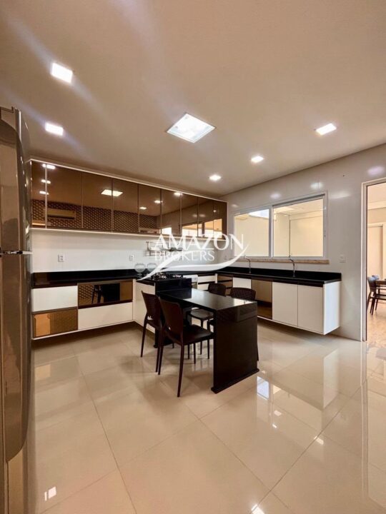 CASA DUPLEX MOBILIADA 250m2 NO CONDOMÍNIO RESIDENCIAL PASSAREDO, PONTA NEGRA - DISPONÍVEL PARA VENDA